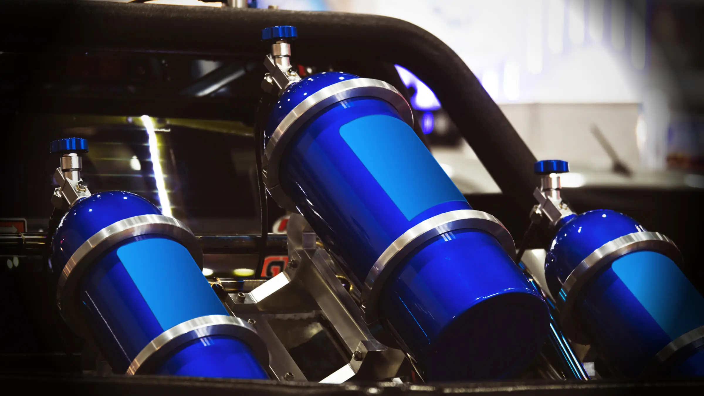 Nitrous & CO2 Gas Cylinders Built for Racing Performance